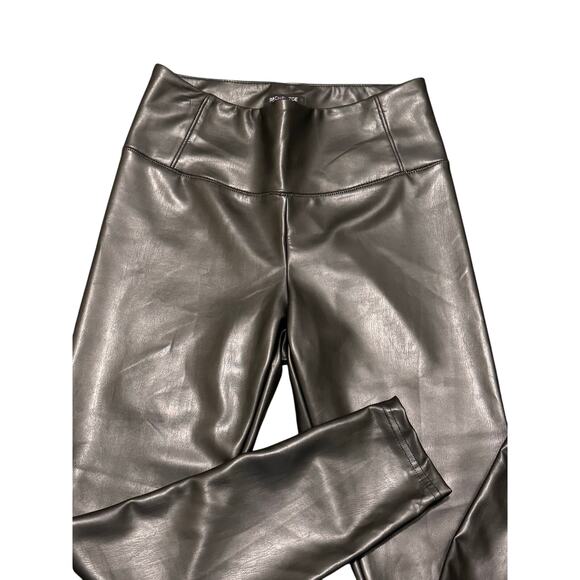 Rachel Zoe 8 high rise & waisted black soft faux leather ankle step in pants - Picture 6 of 10